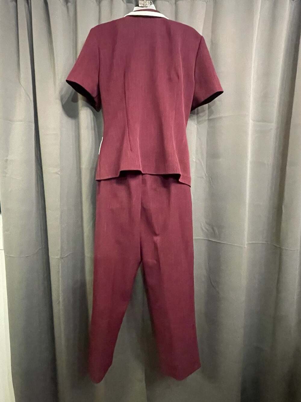 Kari's Korner Vintage 1980s Burgundy Double-Breasted Pantsuit Set Size 10P - Picture 2 of 8